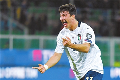 球商业吸引 球商业吸引