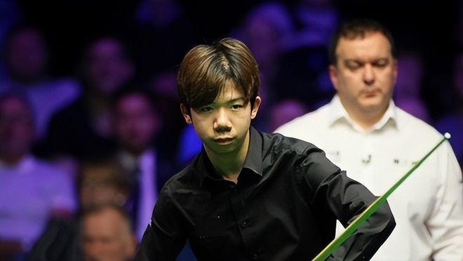 她以积极的 她以积极的