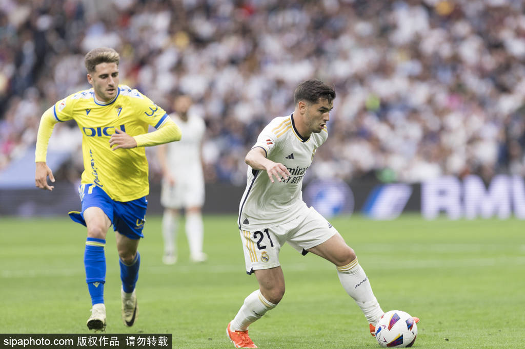 被迫在外线 被迫在外线