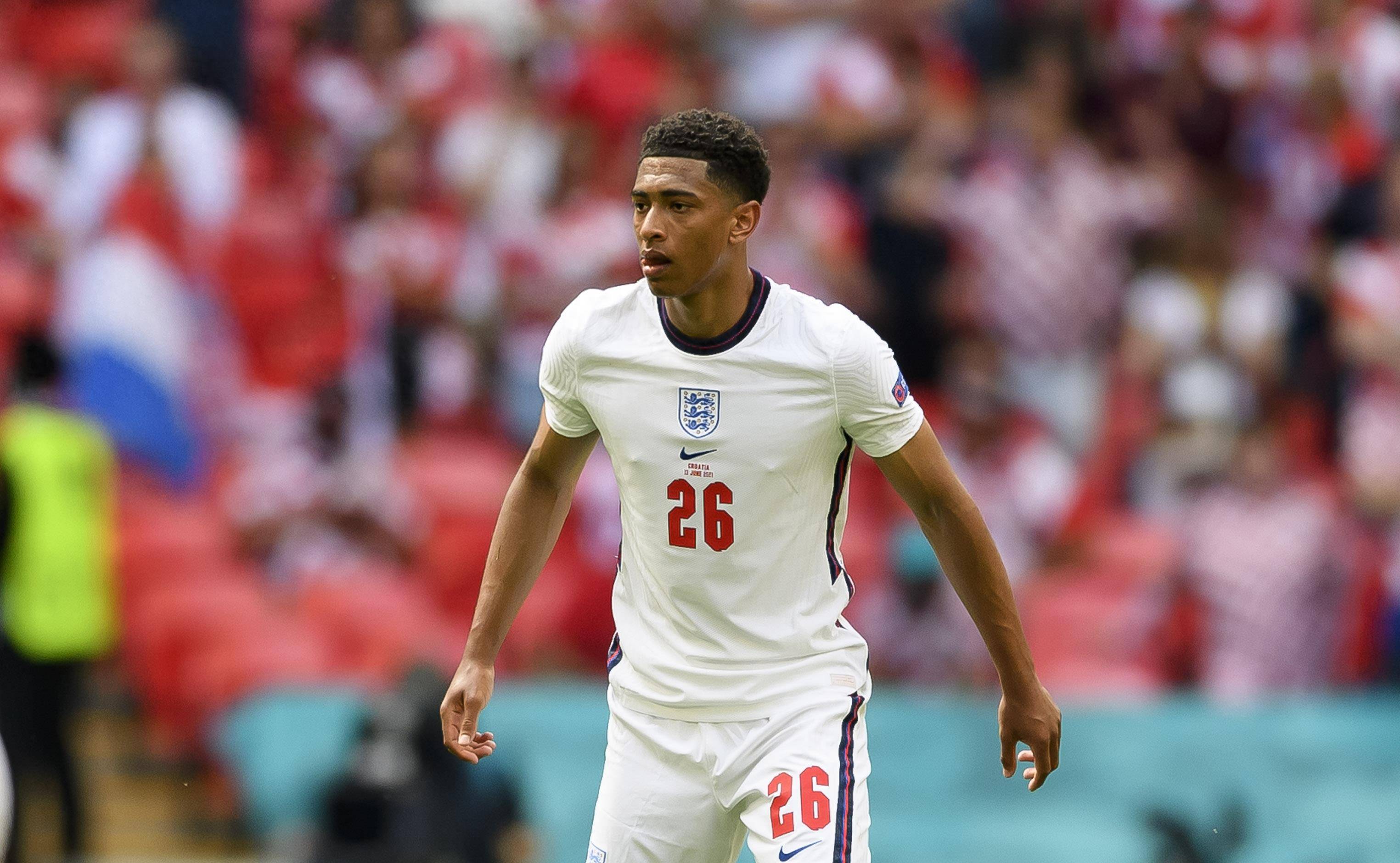 伺机以长传 伺机以长传